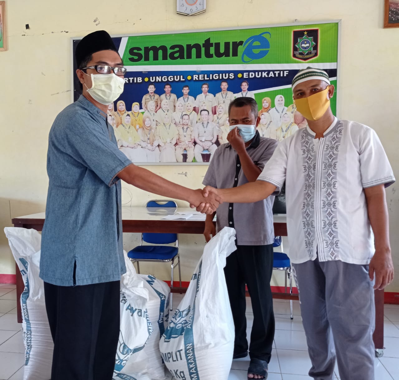Serah Terima Zakat Fitrah